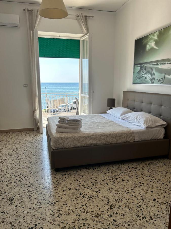 B&B Mare Colombo Salerno Bagian luar foto